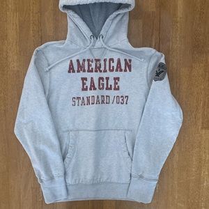 Mens American Eagle Sweatshirt, Size Medium, Grey and White.